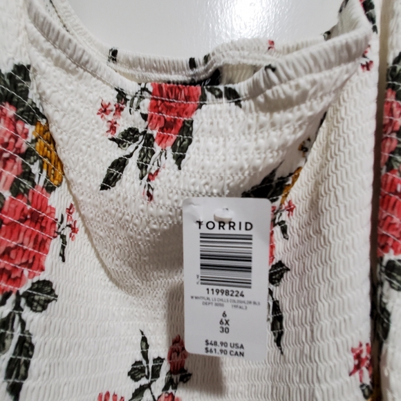 NWT Torrid Strappy Floral Blouse Plus Size 6x/30 - Picture 2 of 3
